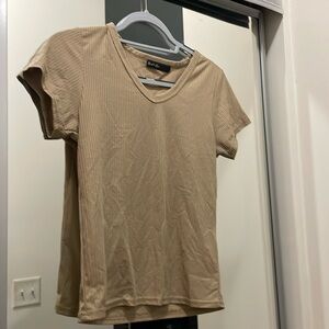 S taupe short sleeve crop top
